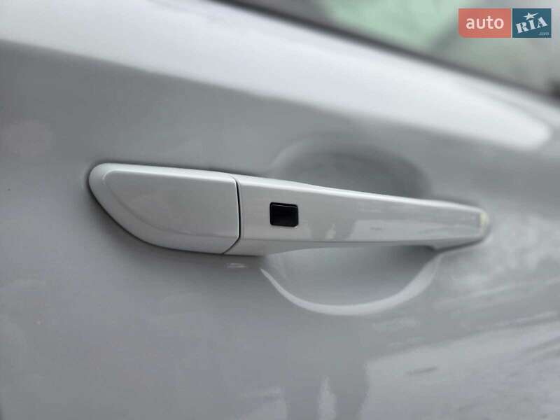 Внедорожник / Кроссовер Hyundai Kona Electric 2020 в Луцке