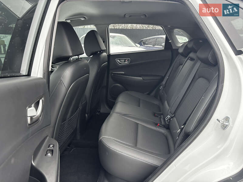 Внедорожник / Кроссовер Hyundai Kona Electric 2021 в Львове