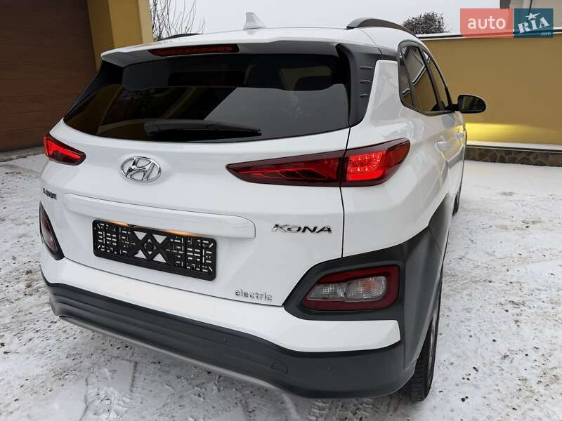 Внедорожник / Кроссовер Hyundai Kona Electric 2021 в Львове