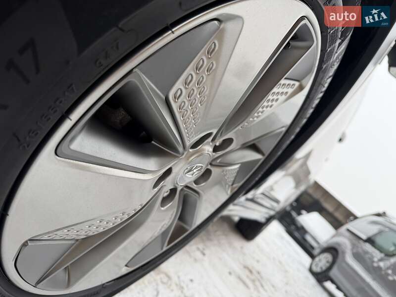 Внедорожник / Кроссовер Hyundai Kona Electric 2021 в Львове