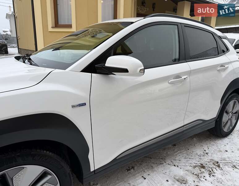 Внедорожник / Кроссовер Hyundai Kona Electric 2021 в Львове