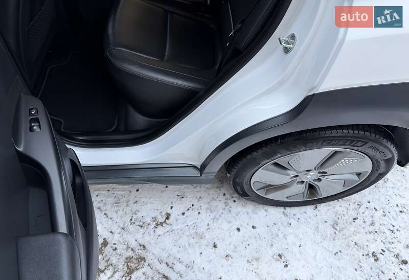 Внедорожник / Кроссовер Hyundai Kona Electric 2021 в Львове