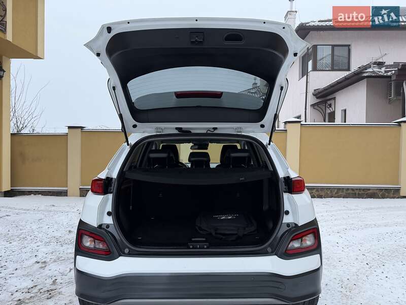 Внедорожник / Кроссовер Hyundai Kona Electric 2021 в Львове