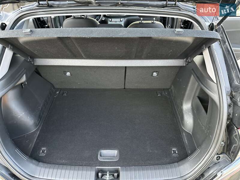 Внедорожник / Кроссовер Hyundai Kona Electric 2021 в Стрые