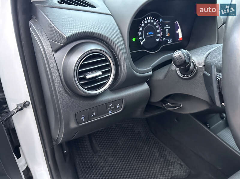 Внедорожник / Кроссовер Hyundai Kona 2021 в Львове