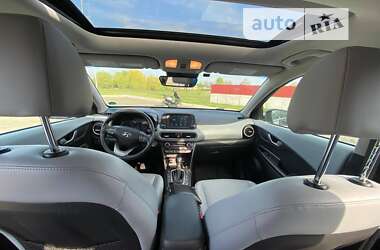 Внедорожник / Кроссовер Hyundai Kona 2018 в 
