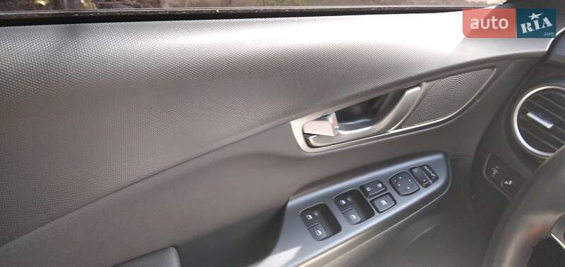 Внедорожник / Кроссовер Hyundai Kona 2018 в Одессе