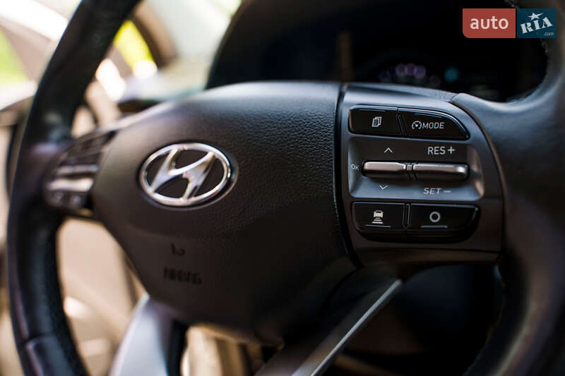 Внедорожник / Кроссовер Hyundai Kona 2018 в Нововолынске