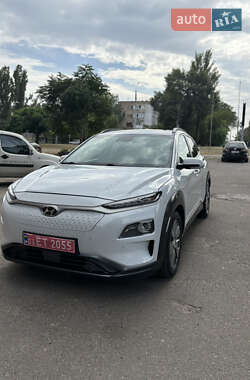 Внедорожник / Кроссовер Hyundai Kona 2019 в 