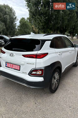 Внедорожник / Кроссовер Hyundai Kona 2019 в 