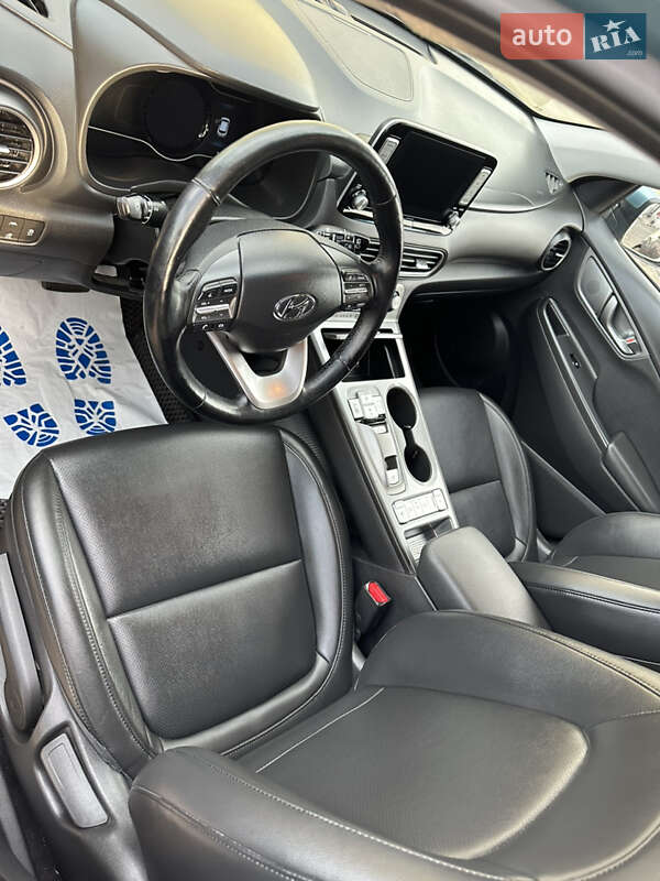 Внедорожник / Кроссовер Hyundai Kona 2019 в Киеве