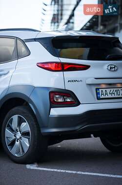 Внедорожник / Кроссовер Hyundai Kona 2018 в Киеве