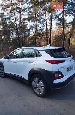 Внедорожник / Кроссовер Hyundai Kona 2020 в 