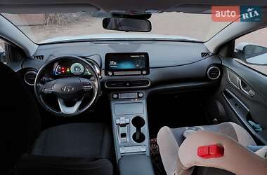 Внедорожник / Кроссовер Hyundai Kona 2020 в 