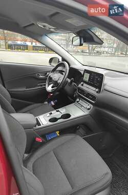 Внедорожник / Кроссовер Hyundai Kona 2020 в 
