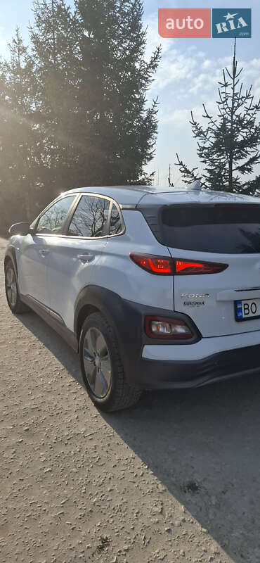 Позашляховик / Кросовер Hyundai Kona 2019 в Тернополі