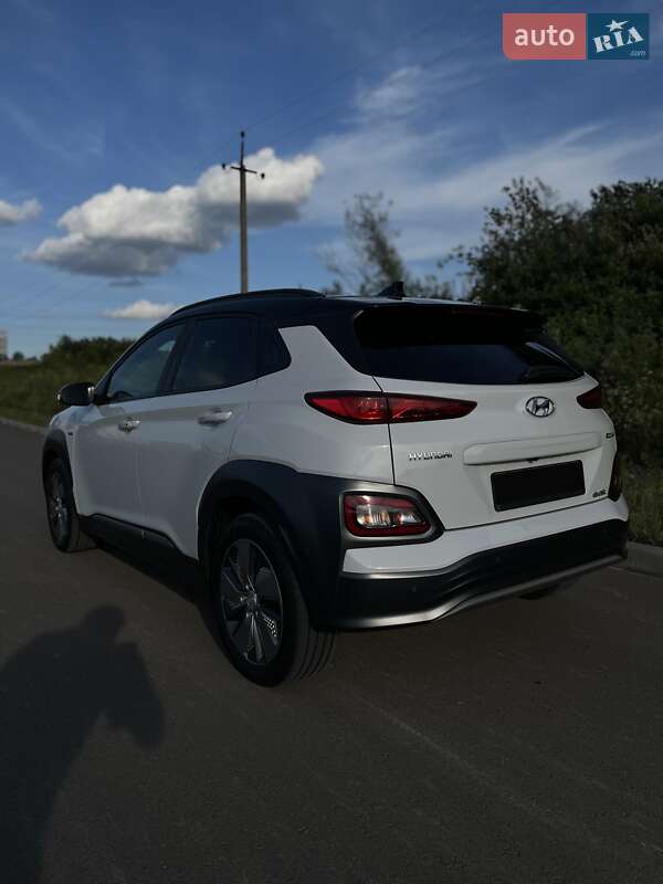 Внедорожник / Кроссовер Hyundai Kona 2018 в Ровно