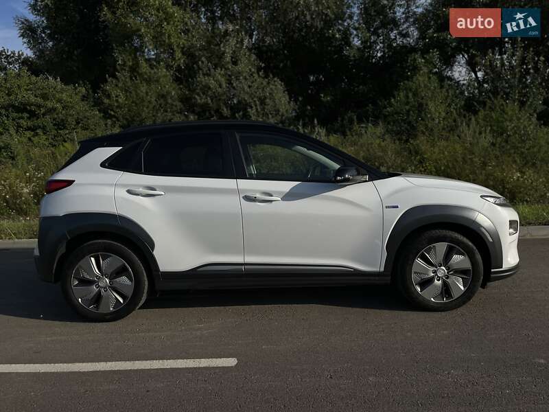 Внедорожник / Кроссовер Hyundai Kona 2018 в Ровно