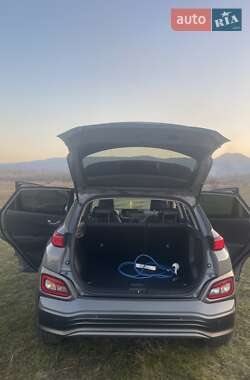 Внедорожник / Кроссовер Hyundai Kona 2020 в 