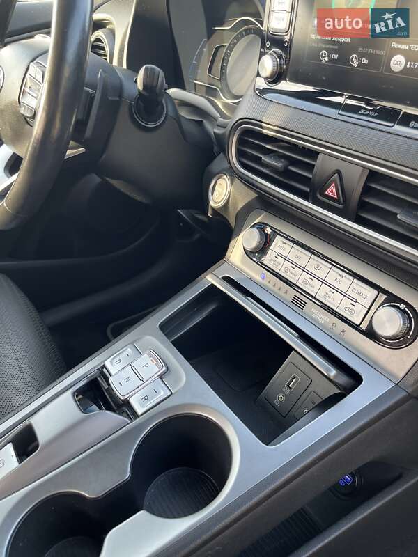 Внедорожник / Кроссовер Hyundai Kona 2018 в Ровно