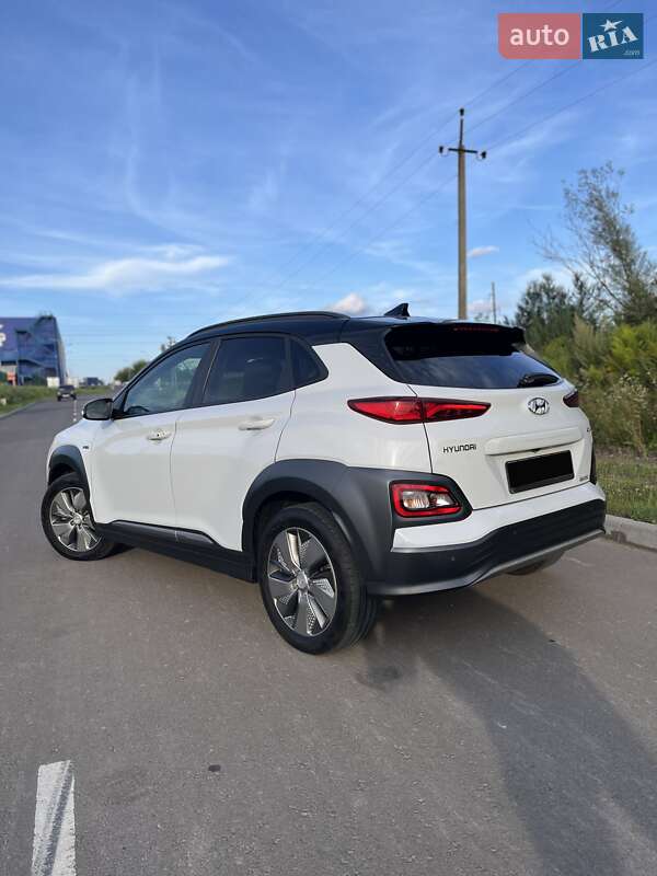 Внедорожник / Кроссовер Hyundai Kona 2018 в Ровно