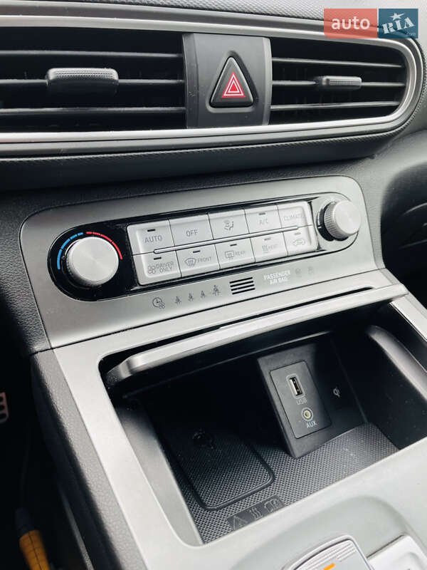 Внедорожник / Кроссовер Hyundai Kona 2019 в Хмельницком