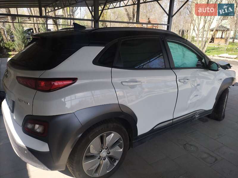 Позашляховик / Кросовер Hyundai Kona 2020 в Дніпрі