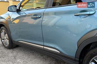 Внедорожник / Кроссовер Hyundai Kona 2020 в 