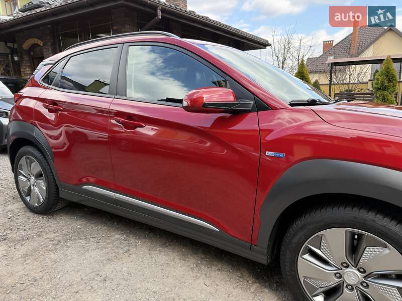 Позашляховик / Кросовер Hyundai Kona 2020 в Львові