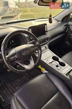 Внедорожник / Кроссовер Hyundai Kona 2018 в 