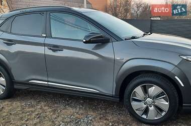 Внедорожник / Кроссовер Hyundai Kona 2020 в 