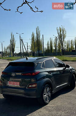 Внедорожник / Кроссовер Hyundai Kona 2019 в 