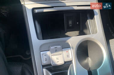 Внедорожник / Кроссовер Hyundai Kona 2020 в 