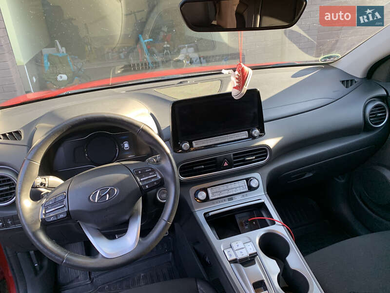 Внедорожник / Кроссовер Hyundai Kona 2020 в Хмельницком