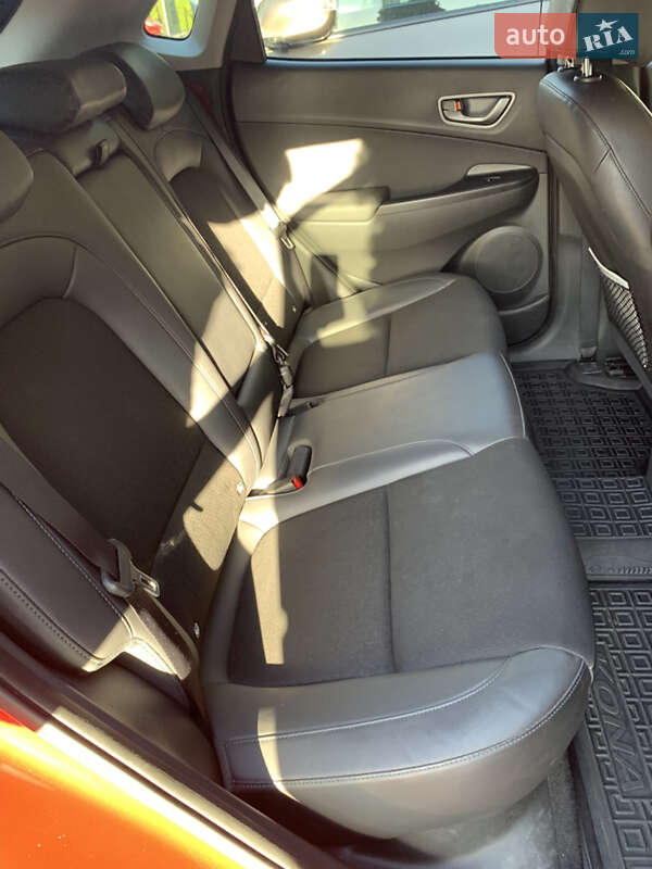 Внедорожник / Кроссовер Hyundai Kona 2020 в Хмельницком