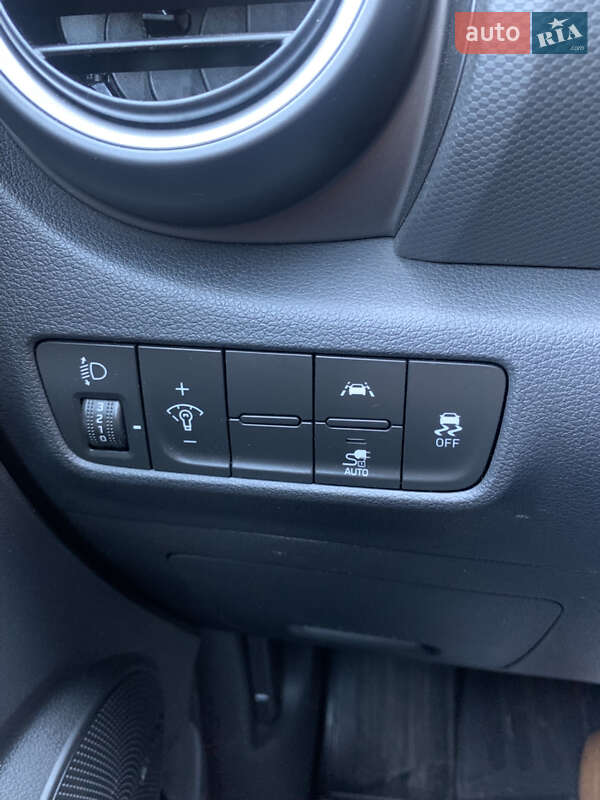 Внедорожник / Кроссовер Hyundai Kona 2020 в Хмельницком