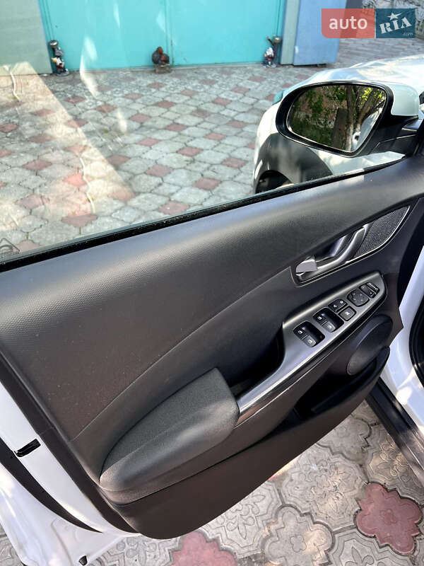 Внедорожник / Кроссовер Hyundai Kona 2019 в Ровно