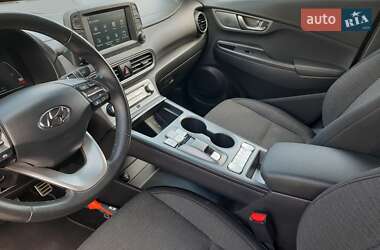 Внедорожник / Кроссовер Hyundai Kona 2020 в 