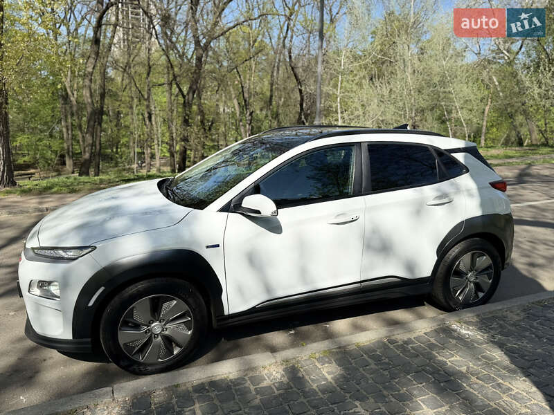 Позашляховик / Кросовер Hyundai Kona 2018 в Києві фото 16 Позашляховик / Кросовер Hyundai Kona 2018 в Києві