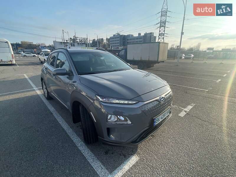 Внедорожник / Кроссовер Hyundai Kona 2020 в 