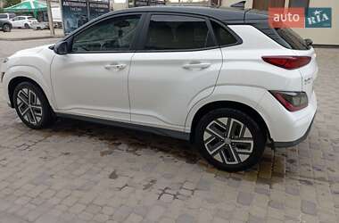 Внедорожник / Кроссовер Hyundai Kona 2022 в 