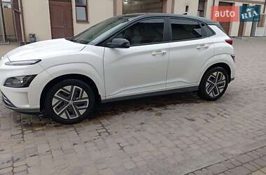 Внедорожник / Кроссовер Hyundai Kona 2022 в 