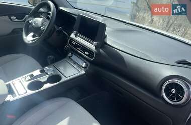 Внедорожник / Кроссовер Hyundai Kona 2022 в 