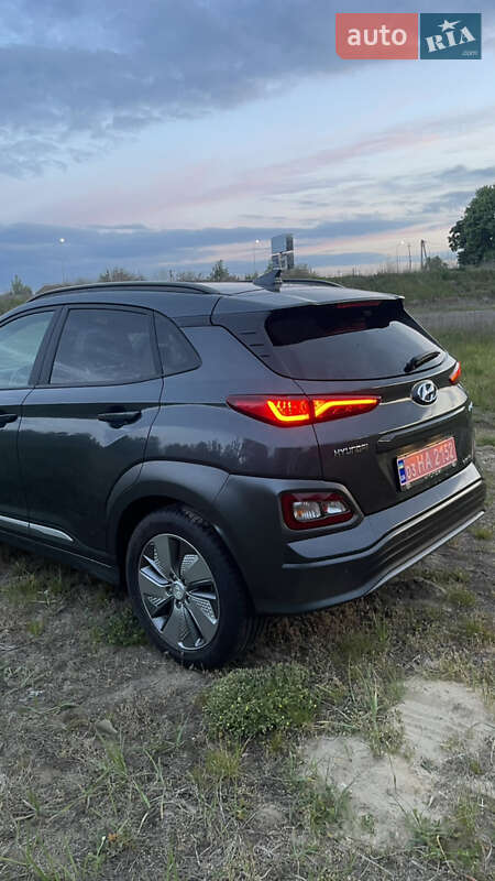 Внедорожник / Кроссовер Hyundai Kona 2019 в Сарнах