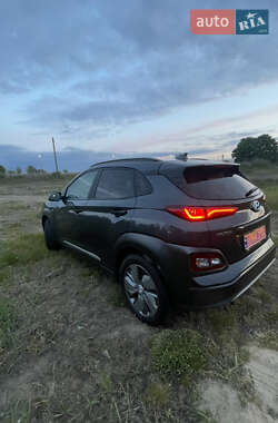 Позашляховик / Кросовер Hyundai Kona 2019 в 
