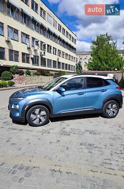 Внедорожник / Кроссовер Hyundai Kona 2018 в 