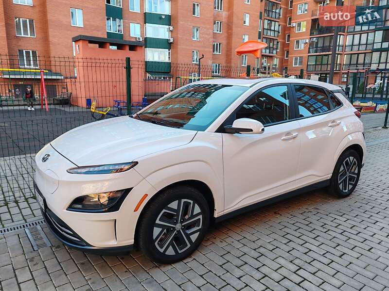 Внедорожник / Кроссовер Hyundai Kona 2023 в Черновцах