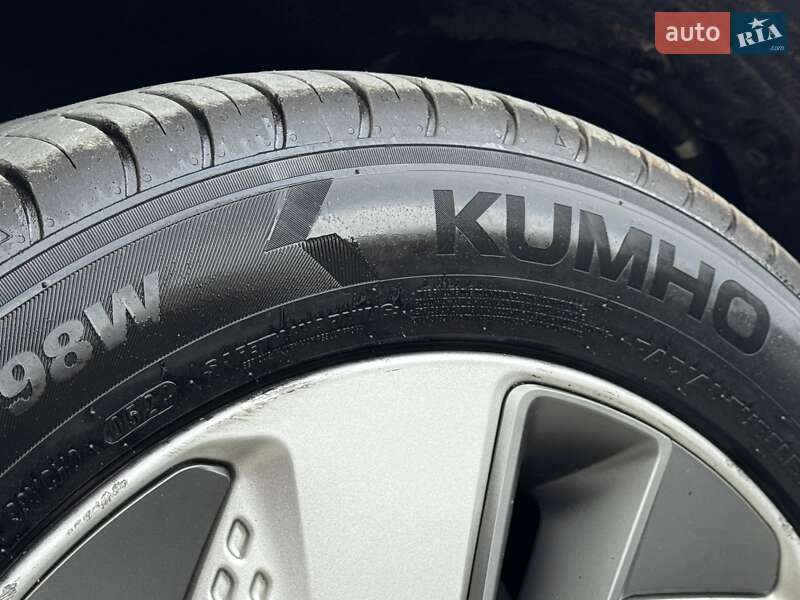 Позашляховик / Кросовер Hyundai Kona 2019 в Тернополі