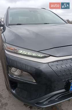 Внедорожник / Кроссовер Hyundai Kona 2019 в 