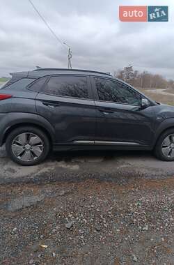 Внедорожник / Кроссовер Hyundai Kona 2019 в 